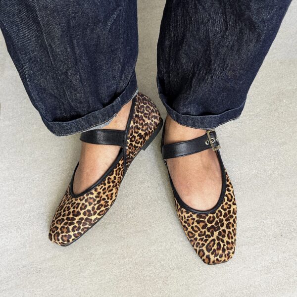 Hanna Closed Shoes in Leopard - Image 6