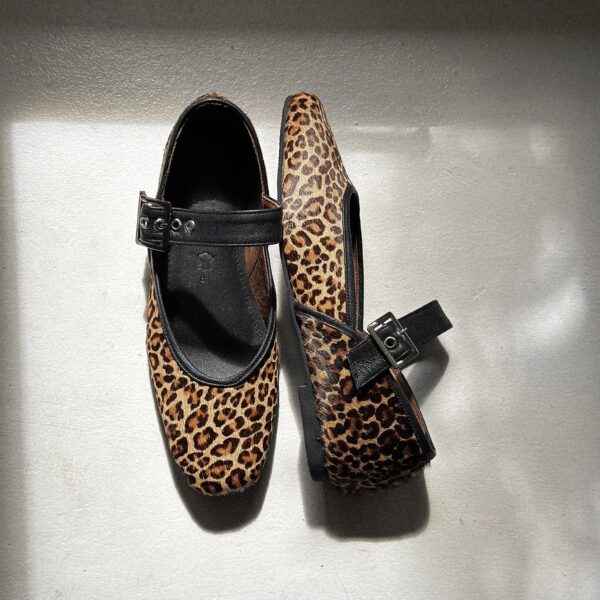 Hanna Closed Shoes in Leopard - Image 3
